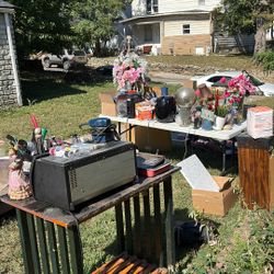 Yard Sale Everything Must Go Make A Offer