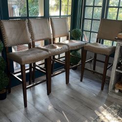 4 bar stools