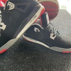 Jordan 4s