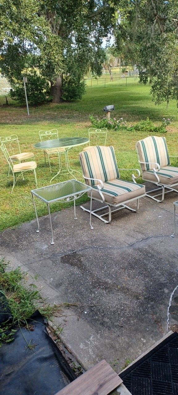 Vintage  Wrought Iron Patio Furniture 
