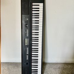 Yamaha Keyboard + Pedal