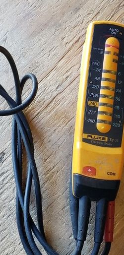 Fluke AC DC Voltage And Continuety Tester