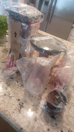 Ninja 1500 W cups and blades brand new motor base not included