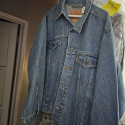Levi Jacket Size Large