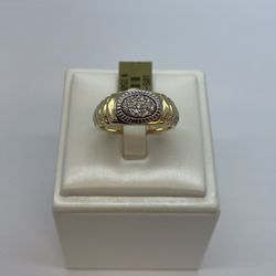 14K GOLD DIAMOND RING. NEW.