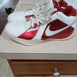 Nike Tennis Shoes Size 10