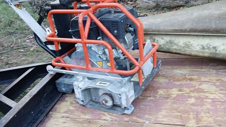 it's a Husqvarna five and a half horsepower Kohler engine the saw is a soft cut 150