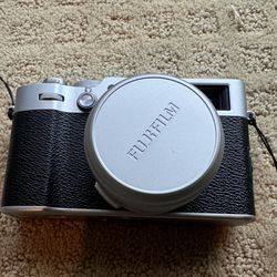 ** Fujifilm X100VI Silver In hand  Sold Out Everywhere