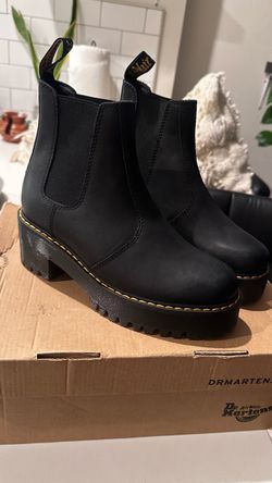 Dr Martin boots wore once