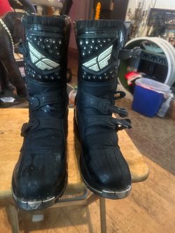 Fly maverick racing boots size 11 good condition if I can’t get 75 bucks, I left the instructions to bury me in them