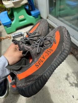 350 Yeezys belugas Dark