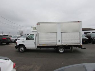 2012 Ford E-450 Cutaway
