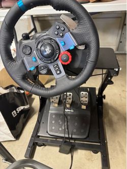Logitech racing wheel with pedals and stand