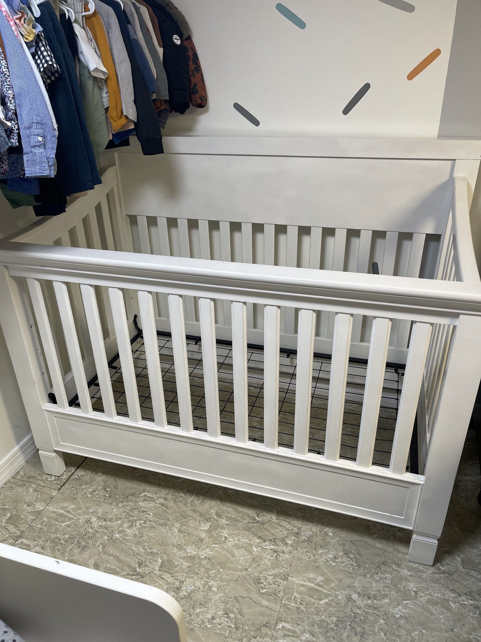 Pottery Barn kids LARKIN in Crib