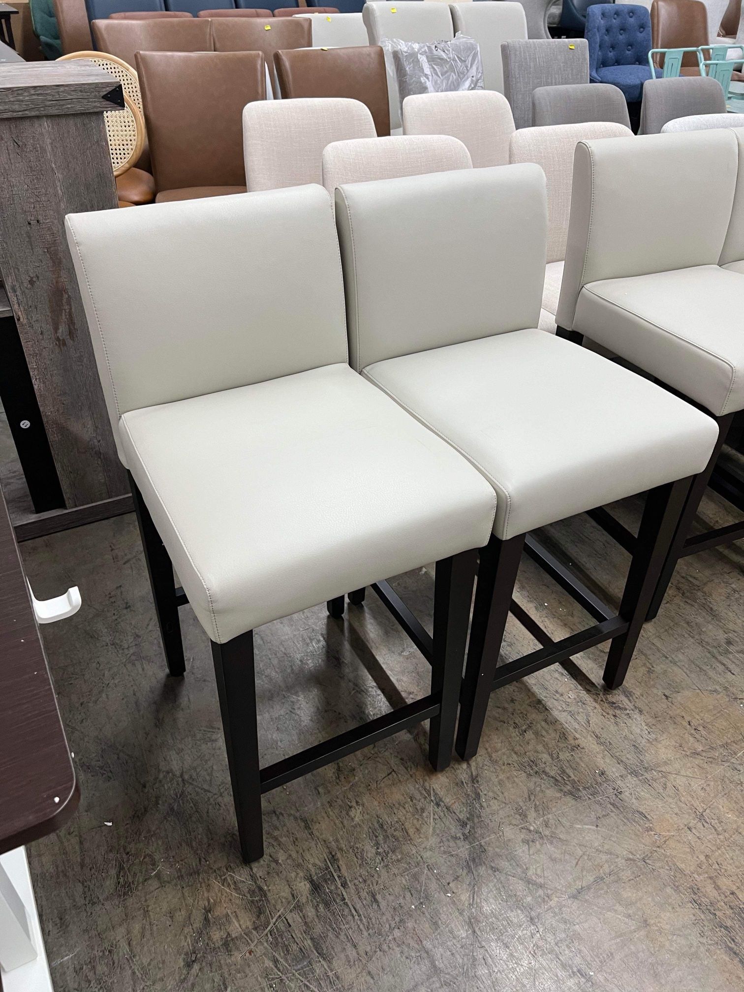 Elijah Counter Stool ( Set of 2)(missing support bar on one of stool)
