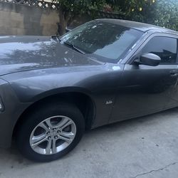 2010 dodge charger (PARTS ONLY)
