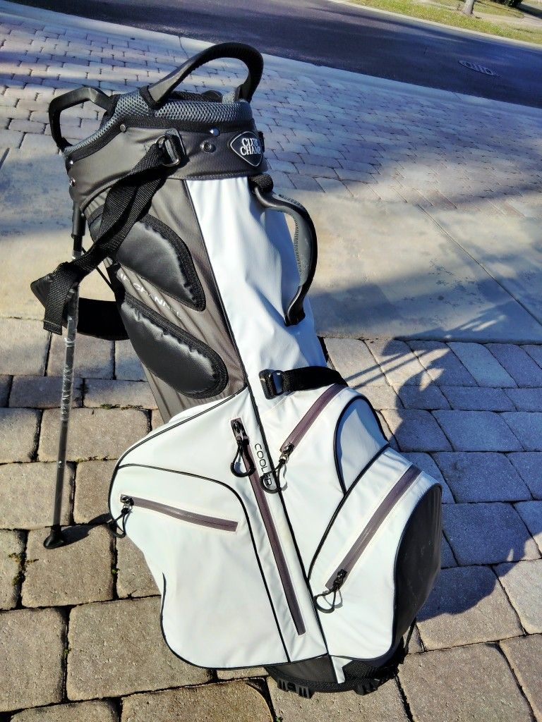Club Champ Air Channel Golf Bag with Stand, 7 Side Pocket, Carrying Strap. Fairly New 