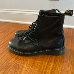 Dr Marten Boots 