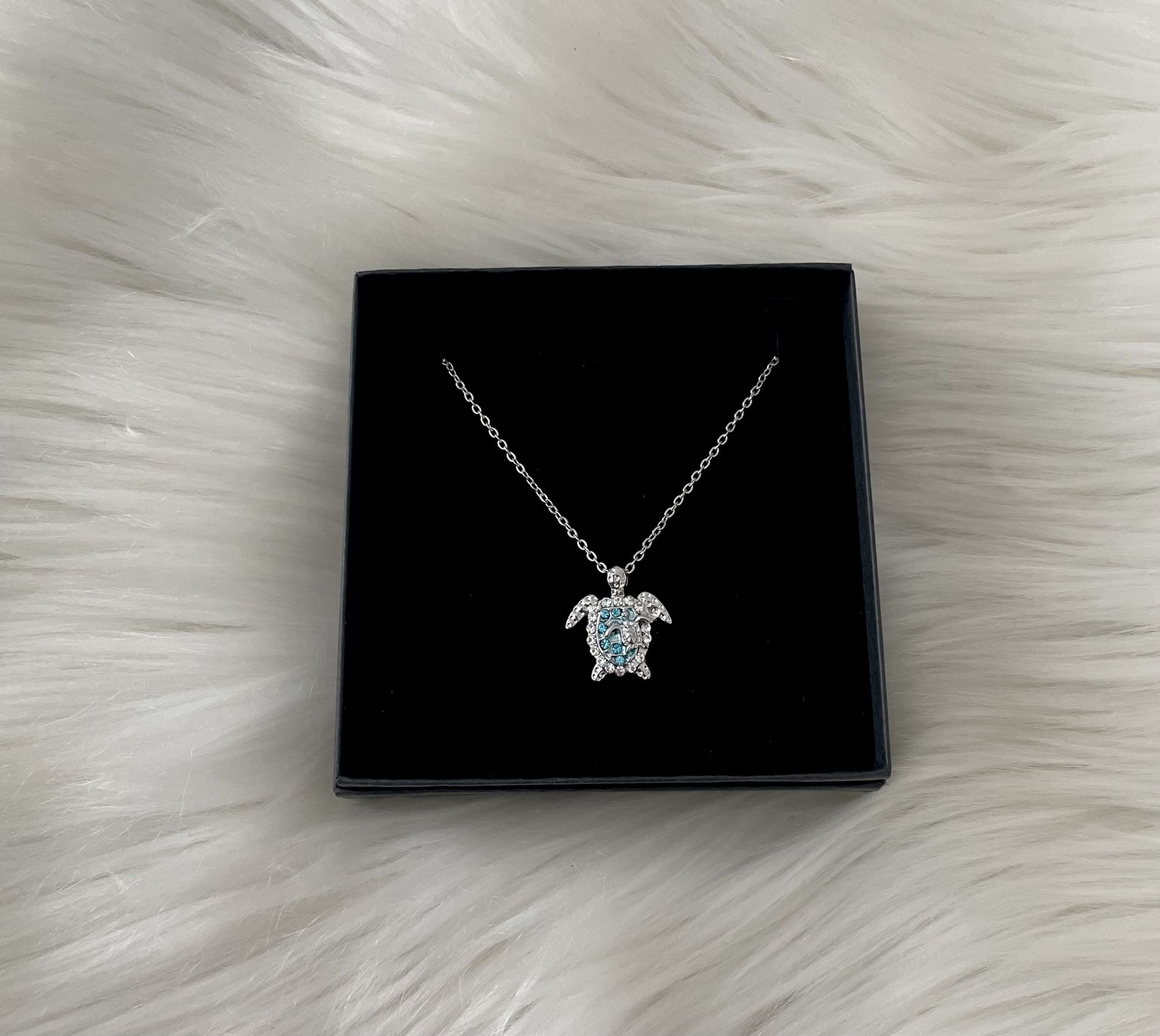 Brand New Cute Mama Turtle Blue Pendant Silver Necklace 