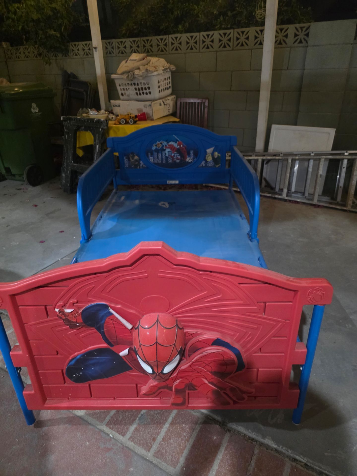 Twin bed $10