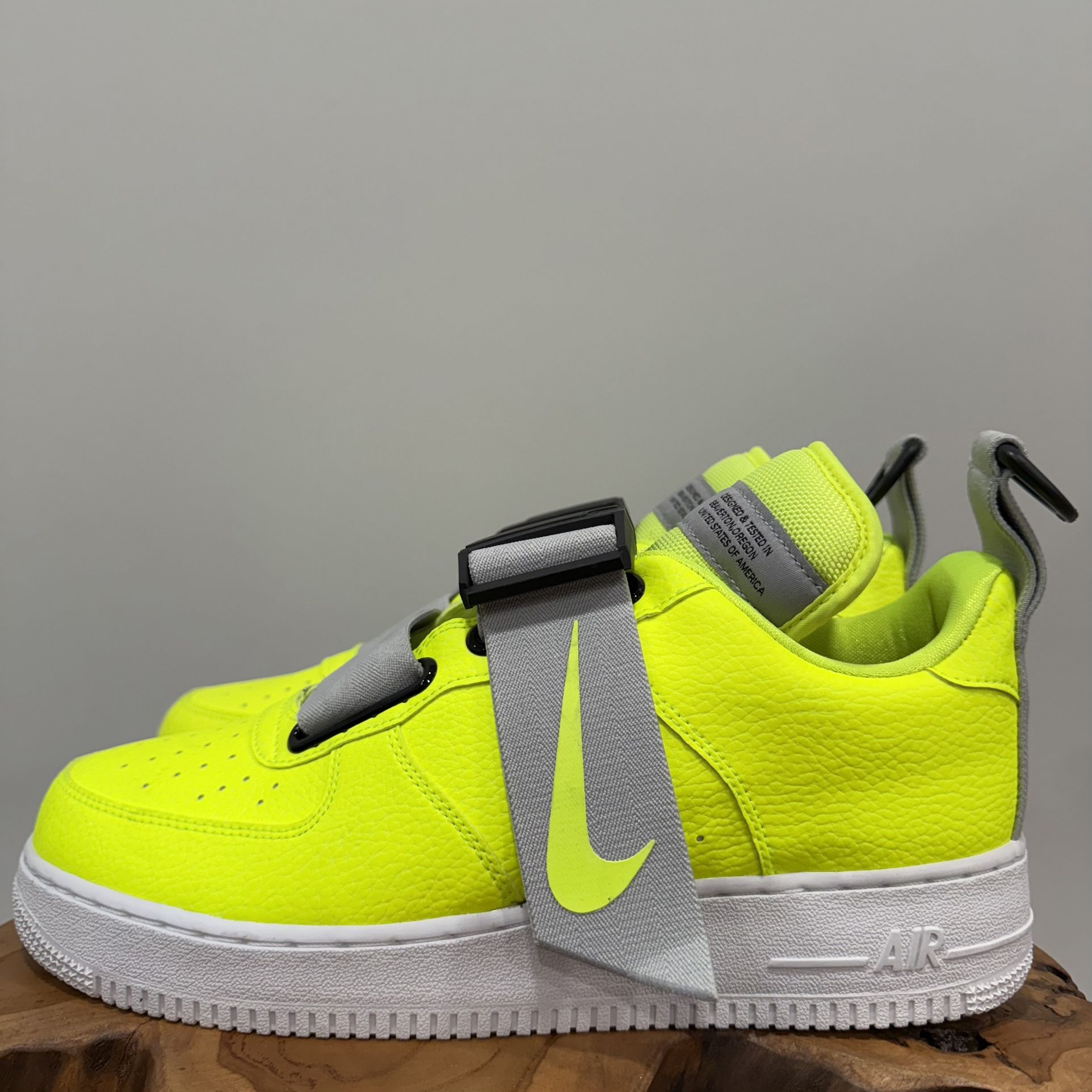 Nike Air Force AF1 Low Utility Volt AO1531 700 Volt/Black