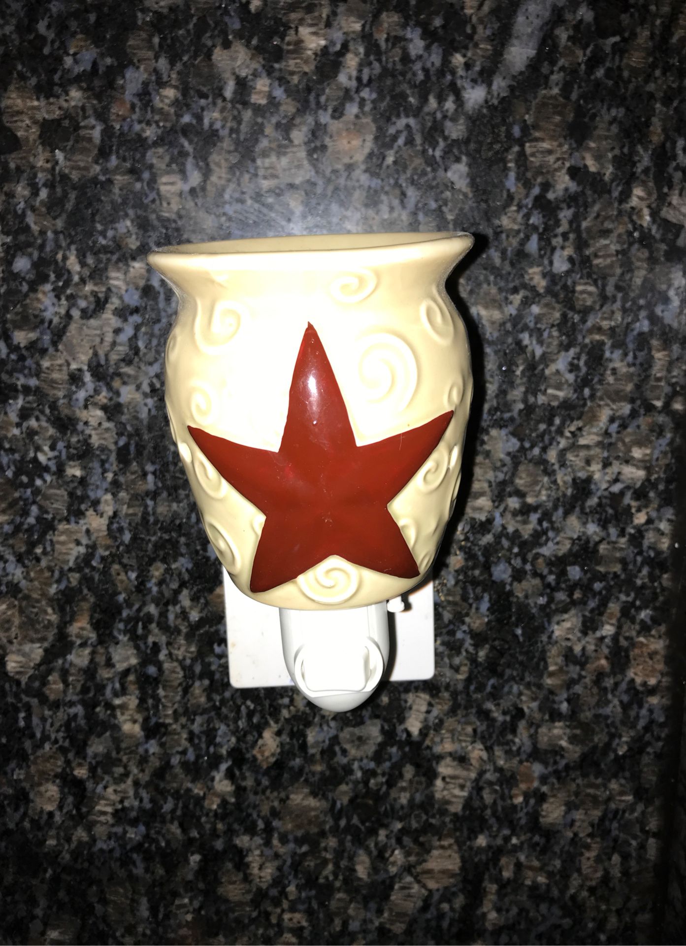 Scentsy brand wax warmer-$1