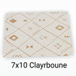 Brand New  7 X 10 Clayrbone Hand Tuffed Two Tones Diamonds 