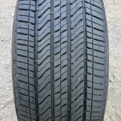 Bridgestone 275/50/22  (1) Tire