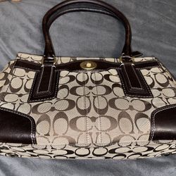 Coach signature Hampton shoulder bag 11062 with dust bag 