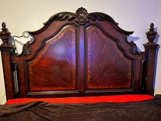 Comitia Molina King Bedroom Set – Good Condition, 3 Pieces - Altamonte Springs, FL