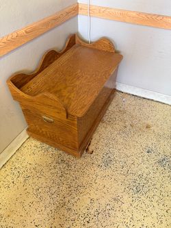 Oak Wood Storage Chest with Lid