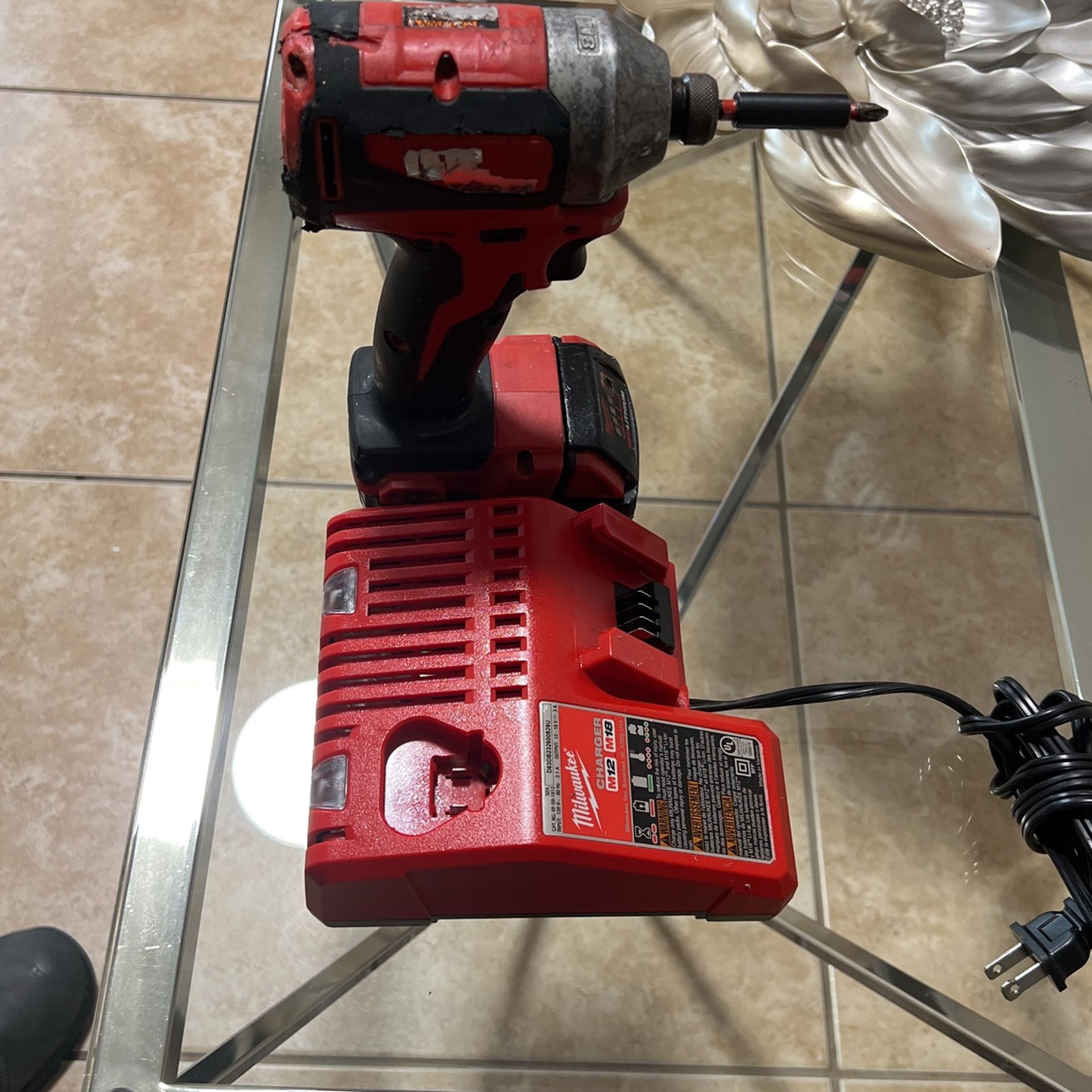 Milwaukee Impact Drills We Baterías And Charger