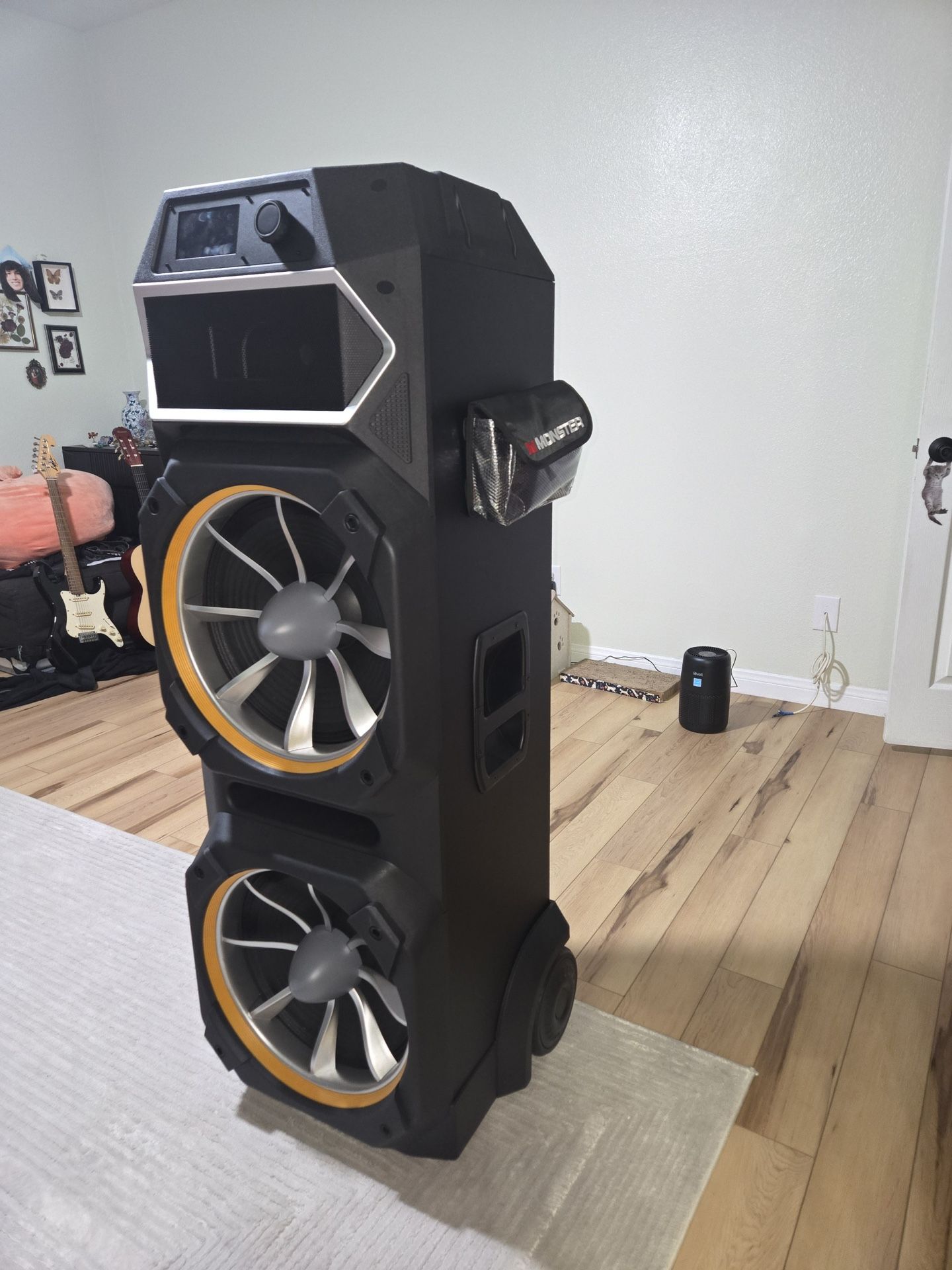 New Speaker Comes With 🎤 