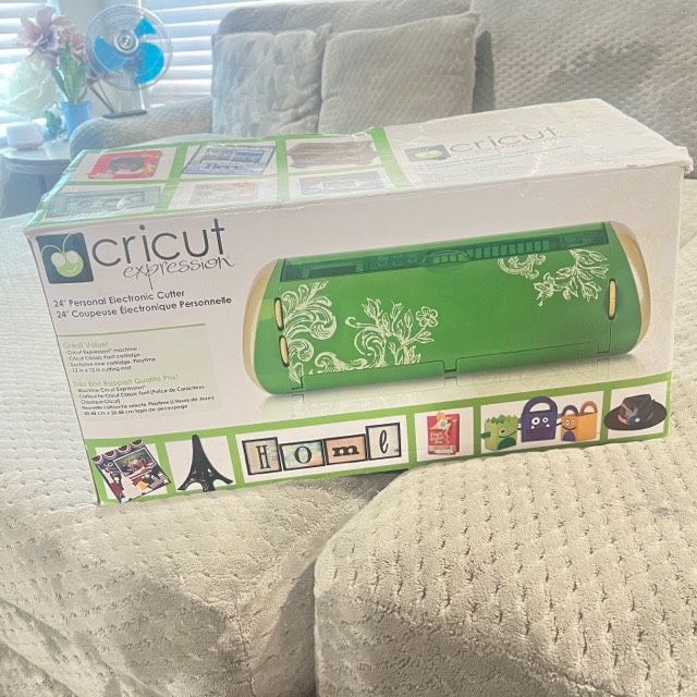 Cricut Expression 24" Personal Electronic Cutter CREX001- Green 