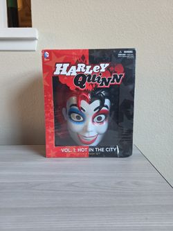 Harley Quinn Mask and Book Set