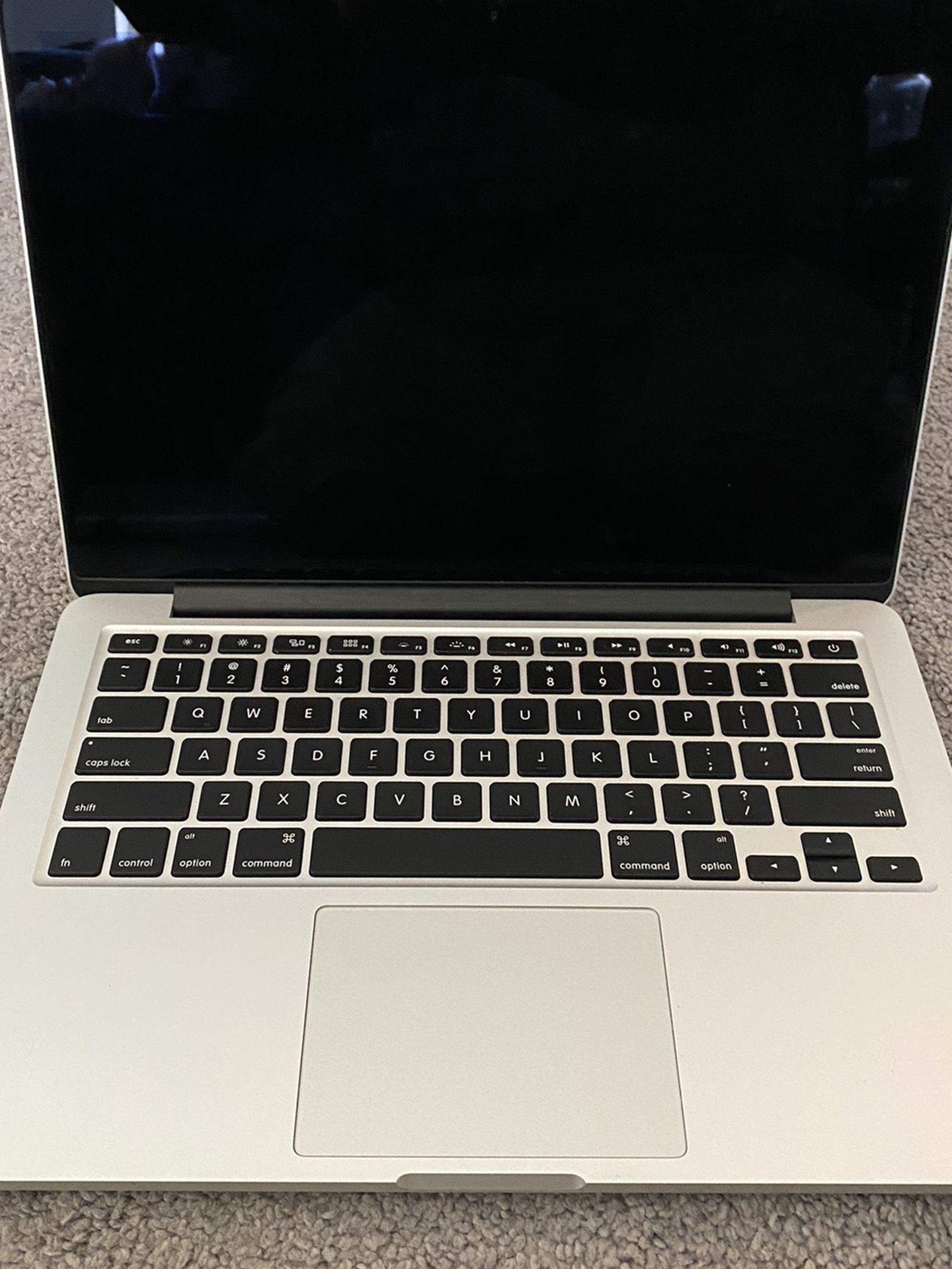 Early 2015 MacBook Pro 13 in Retina Display 128GB