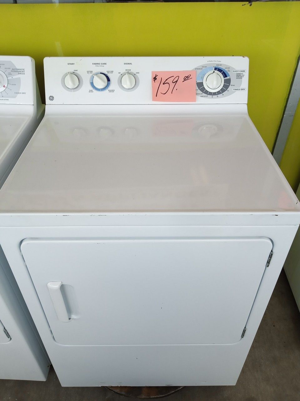 GE Dryer white heavy duty super size excellent . Warranty . Delivery available . 2203 Fowler st. Ft. Myers 33901