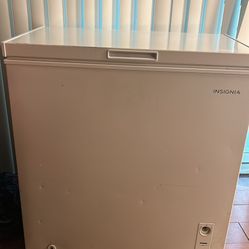 Insignia Freezer 