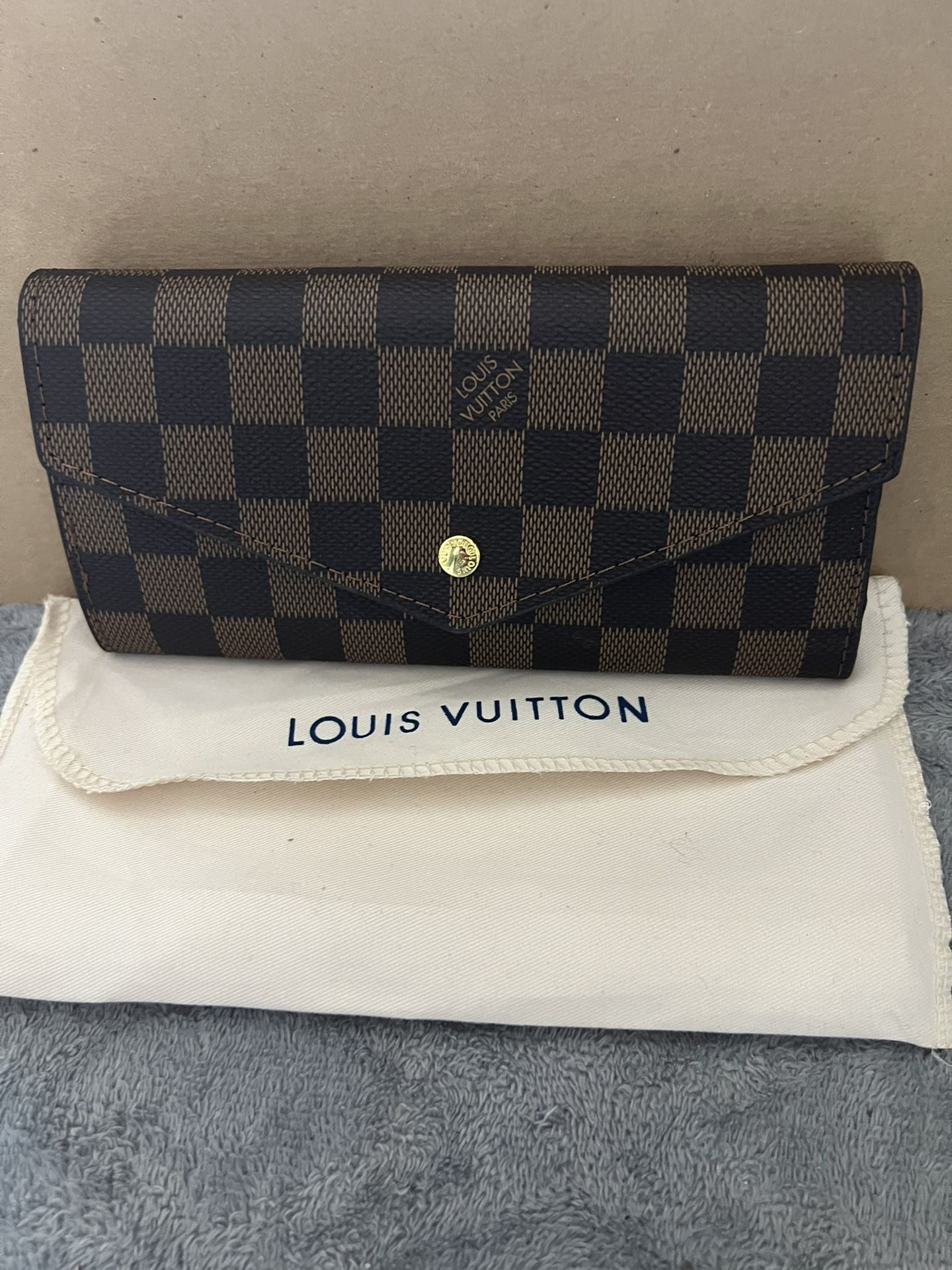 Louis Vuitton Women Wallet Is
