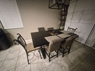 Dinning room table