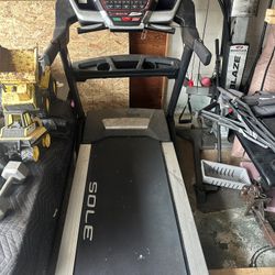 Sole F 80 full size tread mill 