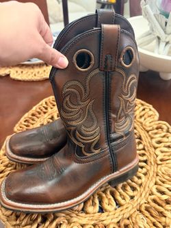 Kids size 2 boots