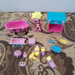 Shopkins Happy Places Welcome Pack - Bathing Bunny Doll Playset