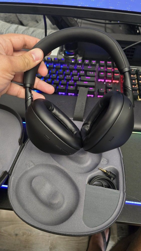 Sony WH1000XM6 Noise Canceling Headphones.
