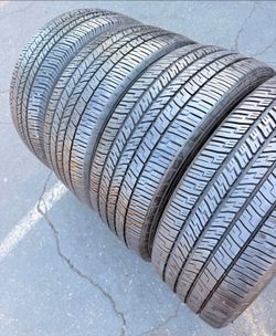 245/55/18 Goodyear vendo un set de llantas usadas excelente condiciones de vida las 4 ✅🤩I am selling a set of used tires, all 4 in excellent living c