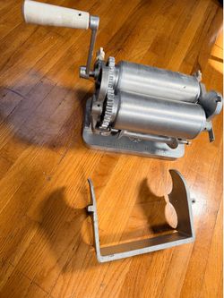 5" Cutter Aluminum Monarca Manual Flower Corn Tortilla Maker Roller Press (Used)h