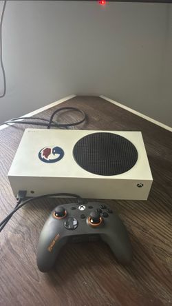 Xbox series s  with a sucf Xbox controller wired
