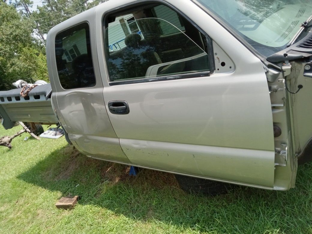 99-06 chevy/ GMC  driver and passenger doors