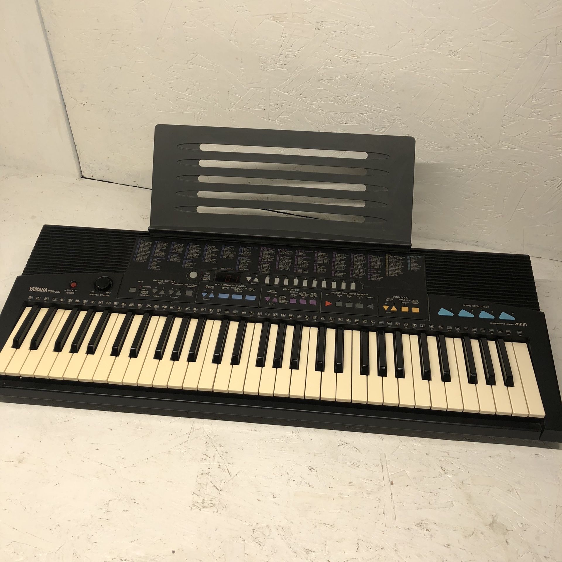 Yamaha PSR-310 Electronic Keyboard Touch Sensitive 61 Keys Working