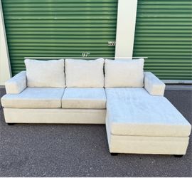Beautiful Cream Sofa Lounge Couch + Free Delivery